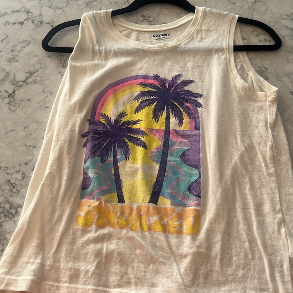 This is a  cute and comfortable tank top. But sadly don’t fit into it anymore
